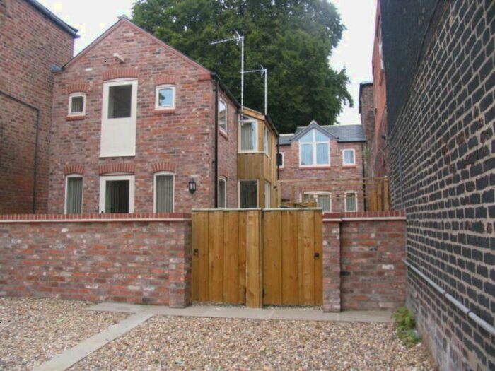 2 Bedroom Semi-Detached House To Rent In Middle Street North, Driffield, YO25