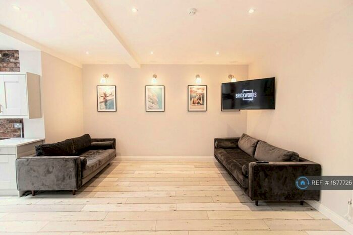 6 Bedroom Semi-Detached House To Rent In Brookdale Road, Liverpool, L15