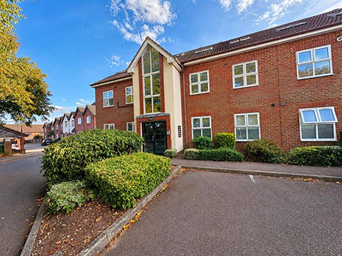 2 Bedroom Apartment For Sale In Twin Foxes, Woolmer Green, SG3