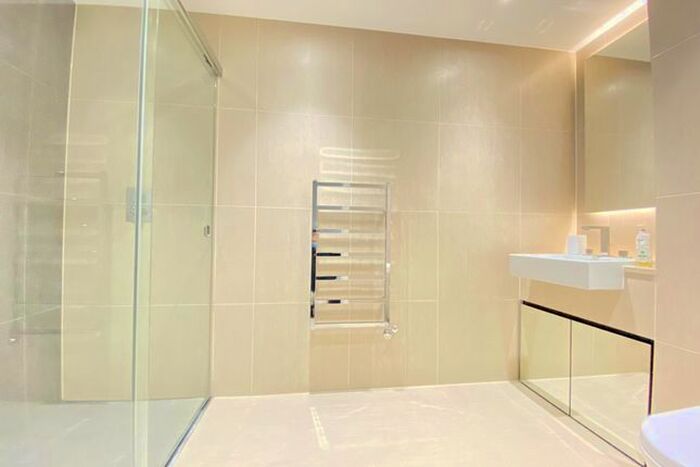 1 Bedroom Flat To Rent In Chaucer Gardens, London, E1