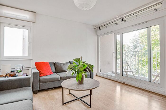 4 Bedroom Flat To Rent In Cedars Road, Clapham Town, SW4