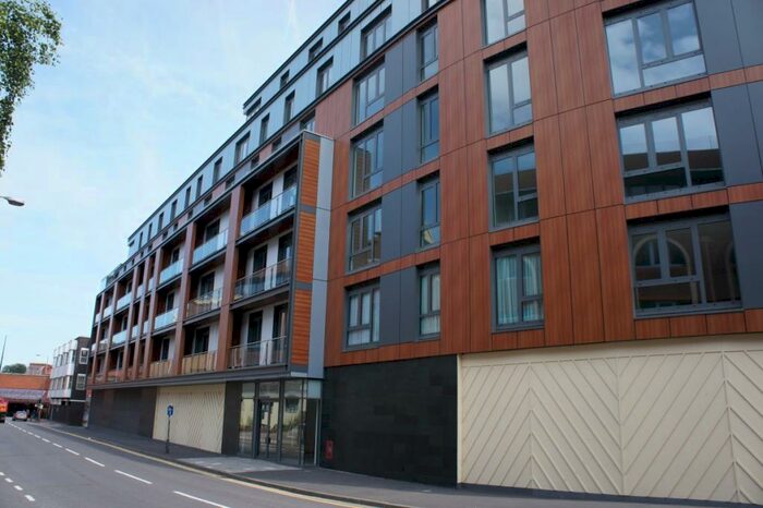1 Bedroom Apartment To Rent In Queensway, Redhill, RH1