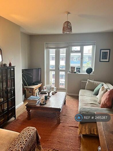 1 Bedroom Flat To Rent In Sylvia Court, London, N1