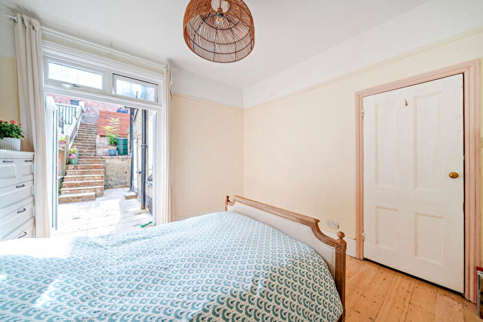 1 Bedroom Apartment For Sale In Dinsdale Road, Blackheath, SE3