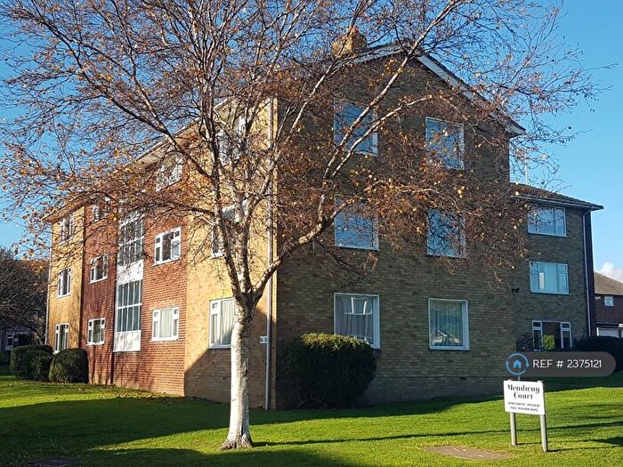 2 Bedroom Flat To Rent In Meadway Court, Southwick, Brighton, BN42