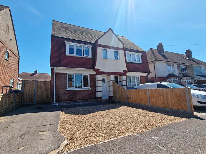 2 Bedroom Semi-Detached House To Rent In Acacia Road, Merryoak, SO19