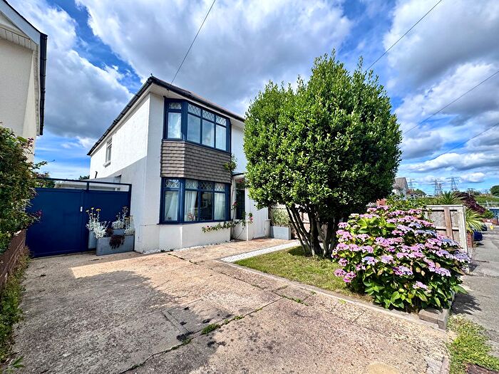 3 Bedroom Detached House To Rent In Wroxham Road, Poole, BH12