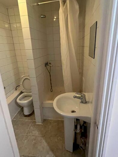 Studio To Rent In Holloway Road, London, N7