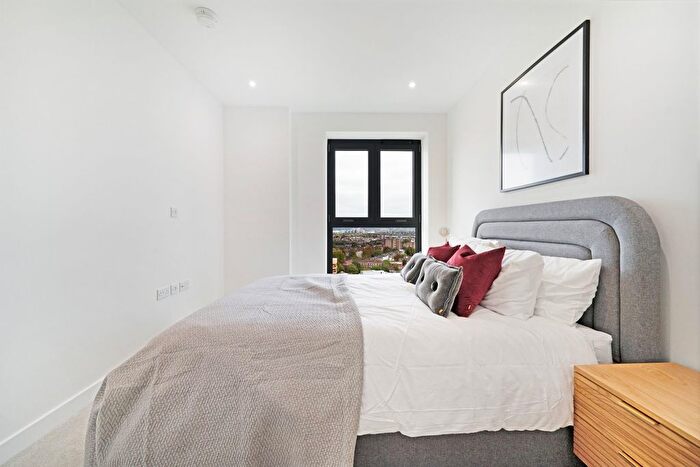 1 Bedroom Flat To Rent In Emperor Point, Dragonfly Walk, N4