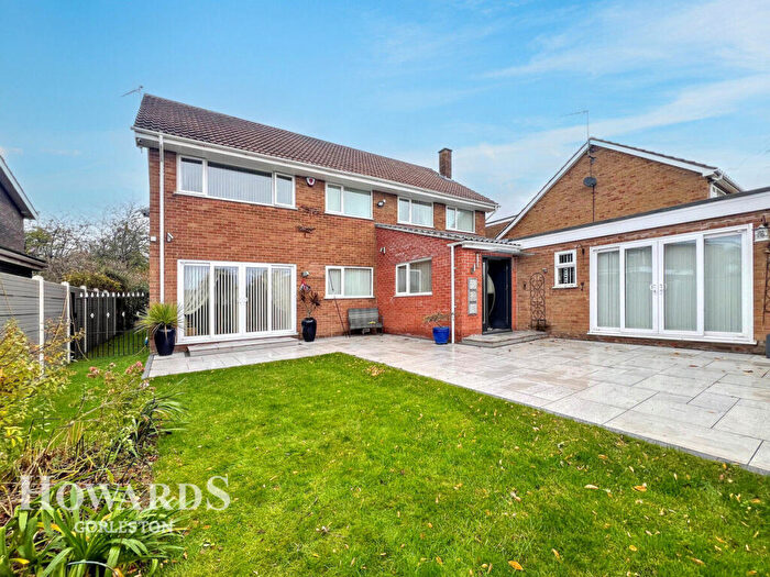 6 Bedroom Detached House For Sale In Lowestoft Road, Gorleston, NR31