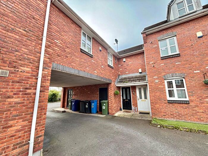 2 Bedroom Maisonette For Sale In Cromwell Avenue, Denton, SK5