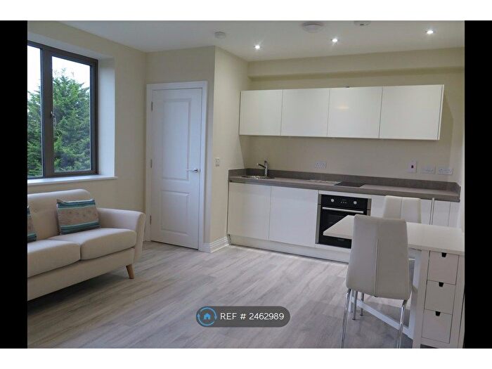 1 Bedroom Flat To Rent In Station Road, West Drayton, UB7