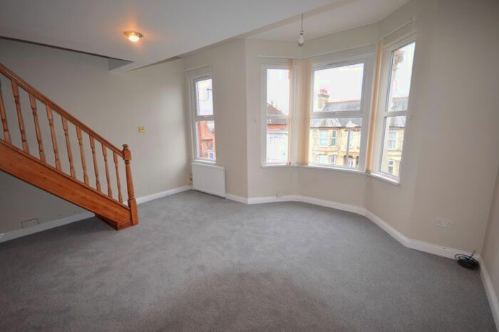 3 Bedroom Flat To Rent In Roberts Road, High Wycombe, HP13