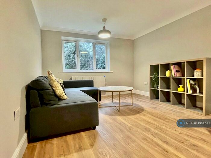 1 Bedroom Flat To Rent In Chamomile Court, London, E17
