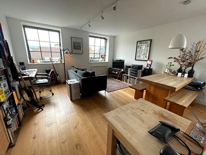 1 Bedroom Flat To Rent In Brooksby's Walk, London, E9