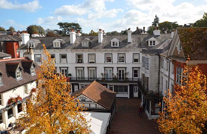 1 Bedroom Flat To Rent In Bedroom Apartment, The Pantiles, Tunbridge Wells, TN2