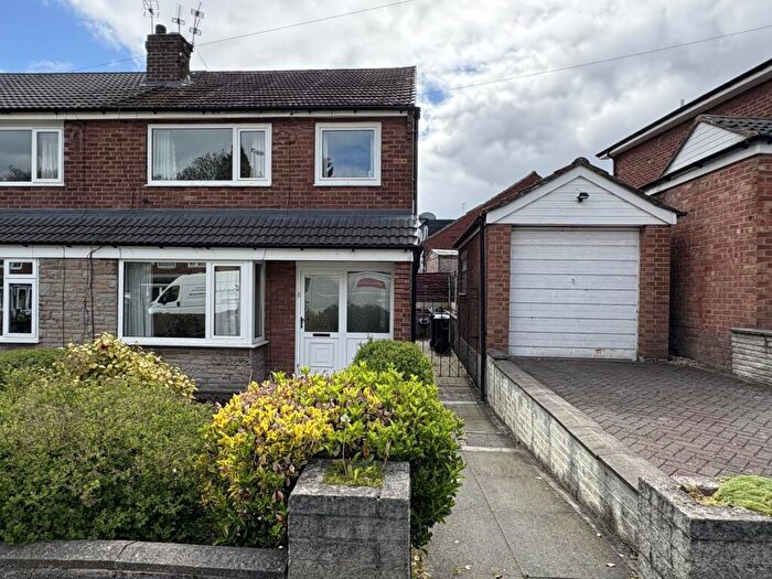 3 Bedroom Semi-Detached House For Sale In Turfland Avenue, Royton, OL2