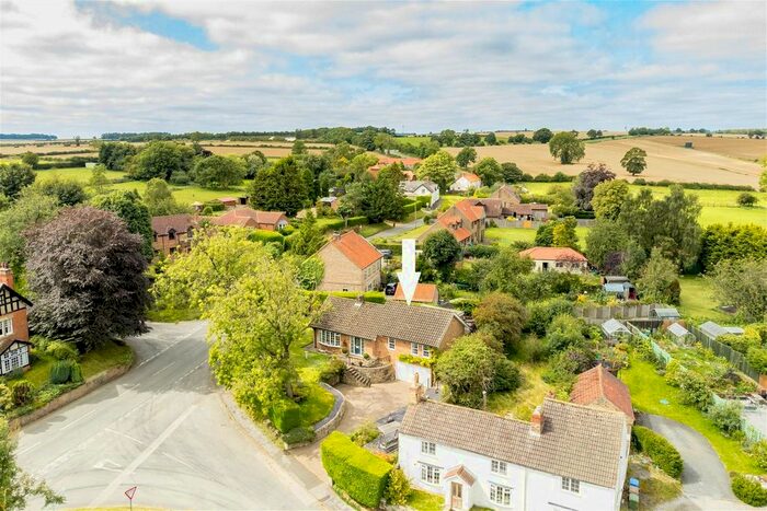 4 Bedroom Bungalow For Sale In Main Street, Huggate, York, YO42