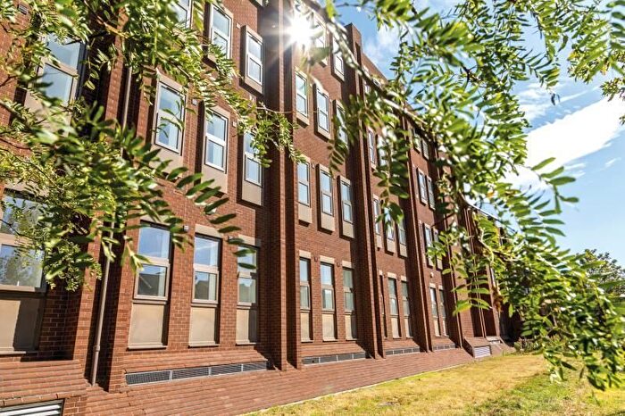 1 Bedroom Flat To Rent In Northfield House, Southend On Sea, Essex, SS2