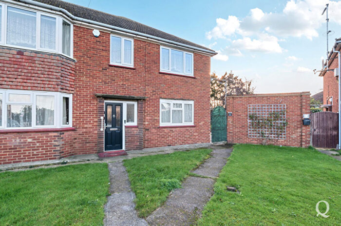 2 Bedroom Maisonette For Sale In Almond Tree Close, Sheerness, Kent, ME12