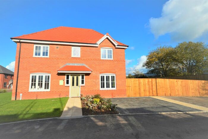 3 Bedroom Detached House To Rent In George Jackson Avenue, Holmes Chapel, Crewe, CW4