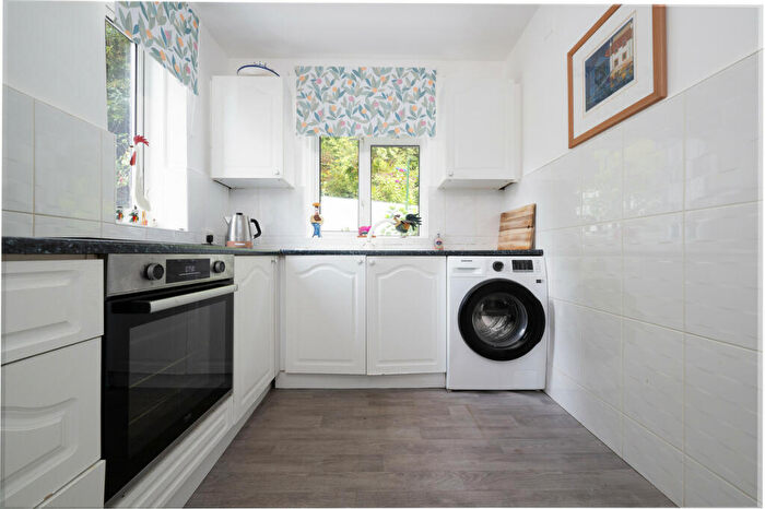 2 Bedroom Flat For Sale In Levanne Place, Gourock, PA19