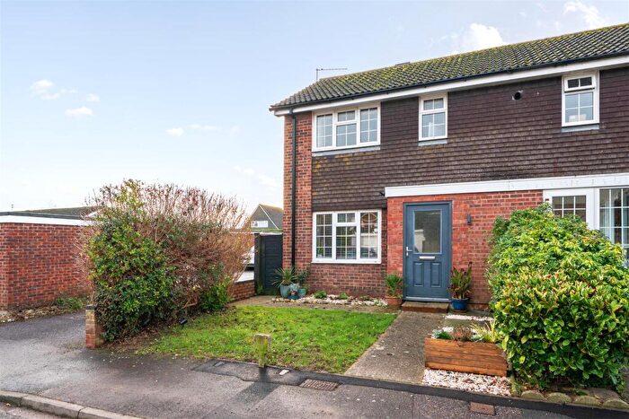 2 Bedroom End Of Terrace House For Sale In Henfield Way, Felpham, PO22