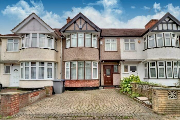 4 Bedroom Terraced House To Rent In Girton Avenue, Kingsbury, NW9