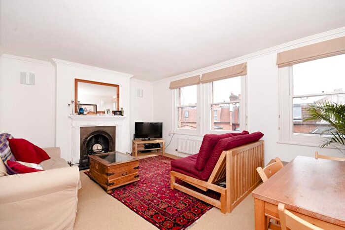 2 Bedroom Flat To Rent In Calabria Road, Islington, N5