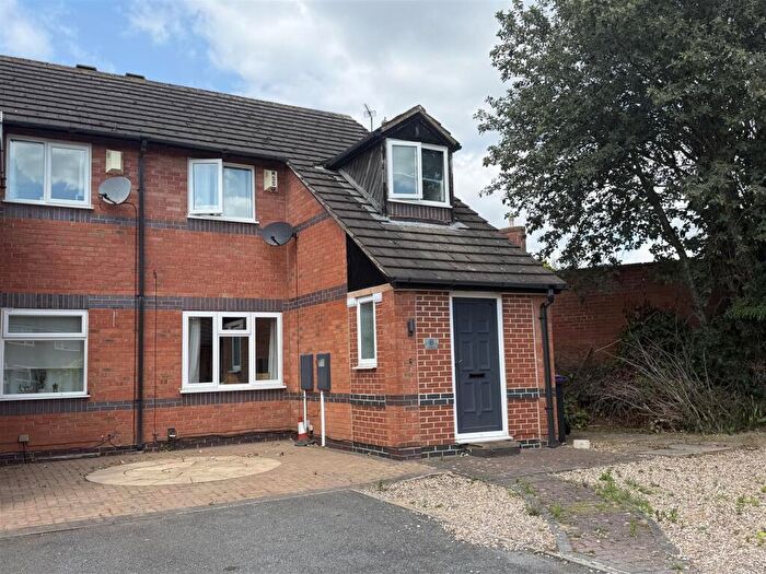 3 Bedroom End Of Terrace House For Sale In Hogg Lane, Radcliffe-On-Trent, Nottingham, NG12