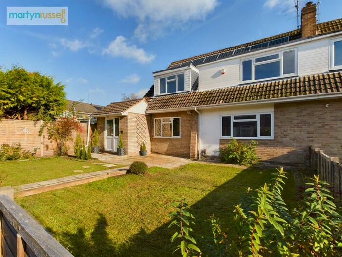 5 Bedroom House To Rent In Kingfisher Drive, Woodley, RG5