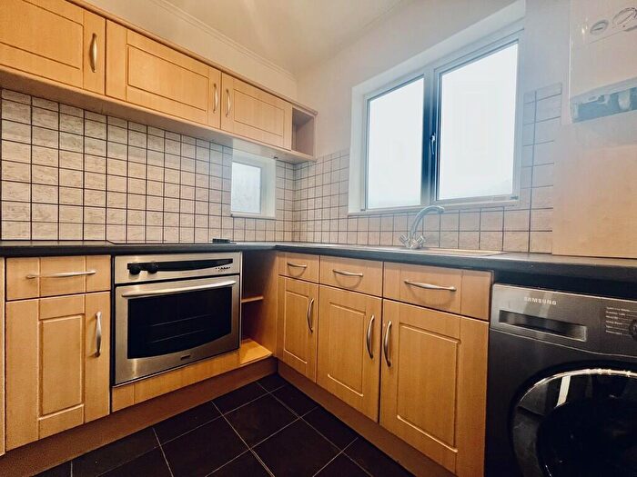 2 Bedroom Apartment To Rent In Cannon Lane, Pinner, HA5