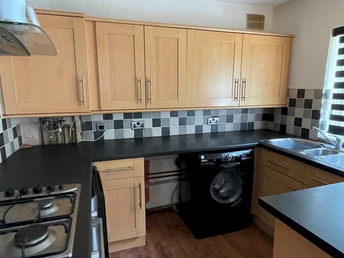 2 Bedroom Flat For Sale In Cranleigh Rise, Rumney, Cardiff, CF3
