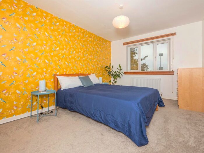 2 Bedroom Flat To Rent In Granton Road, Edinburgh, EH5