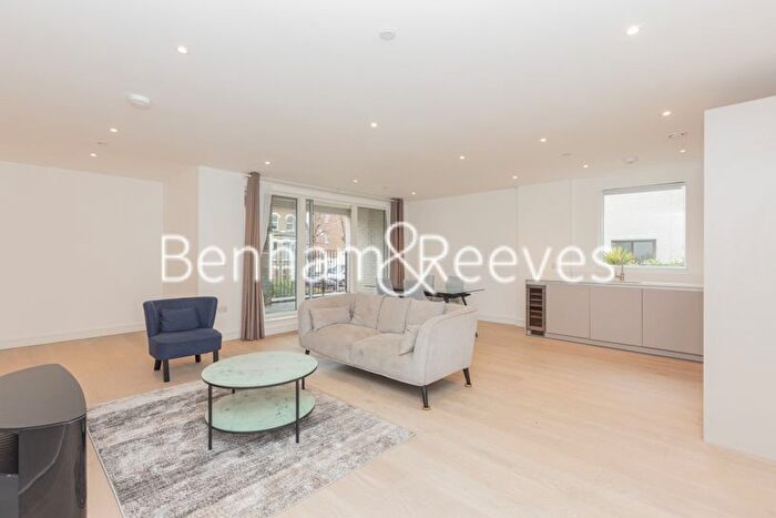 2 Bedroom Flat To Rent In The Avenue, Hampstead, NW6