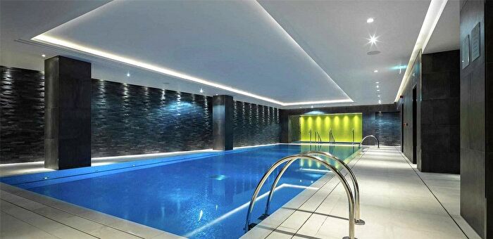 3 Bedroom Flat To Rent In The Strand, Westminster, London, WC2R