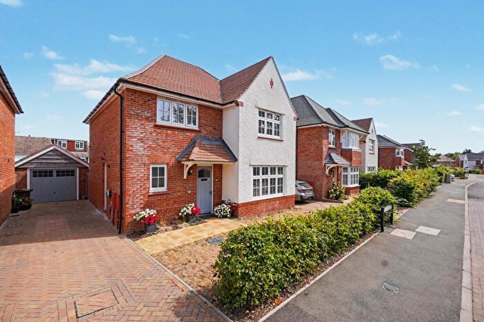4 Bedroom Detached House For Sale In Beata Gardens, Rainham, ME8