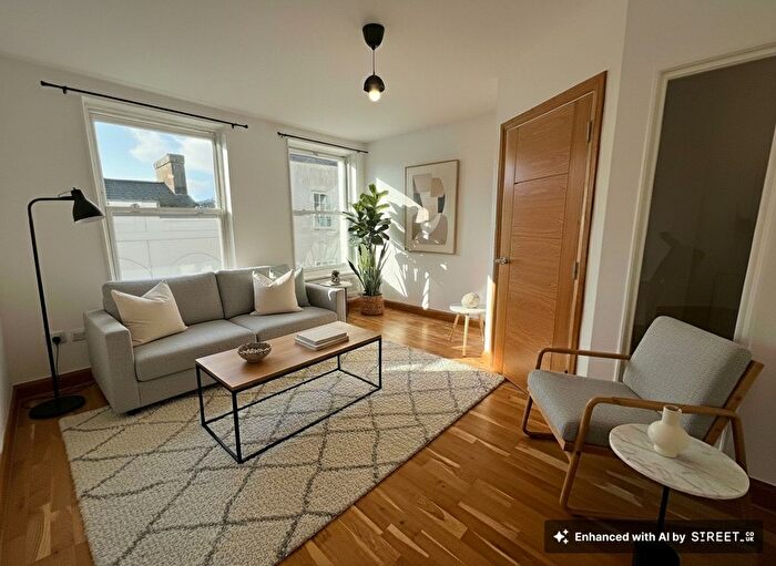 1 Bedroom Flat For Sale In Clampet Lane, Teignmouth, TQ14