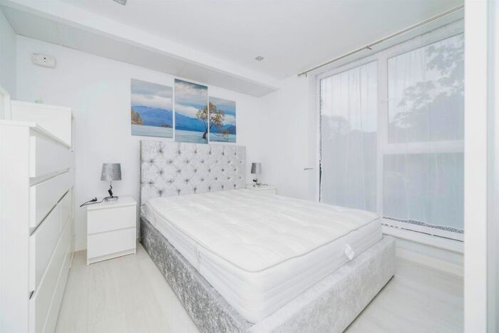 1 Bedroom Apartment For Sale In Midland Road, Hemel Hempstead, HP2
