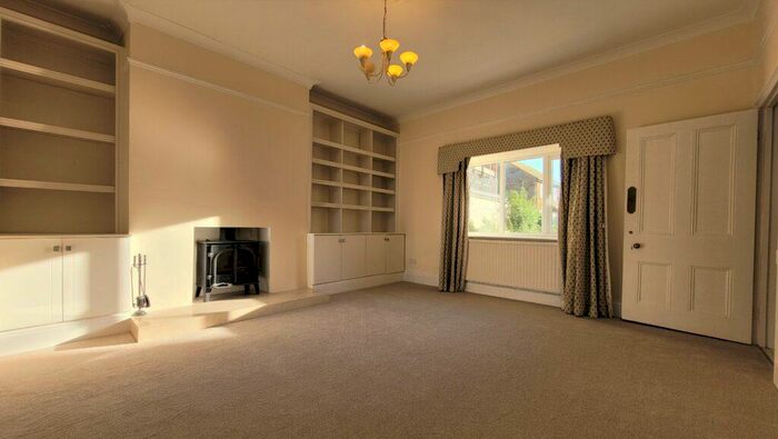 4 Bedroom Semi-Detached House To Rent In Spring Lane, Little Bourton, Oxon, OX17