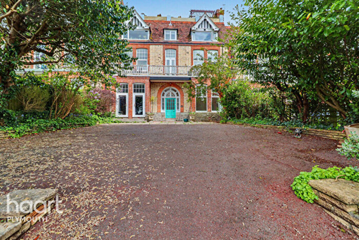 2 Bedroom Flat For Sale In Queens Gate, Plymouth, PL4