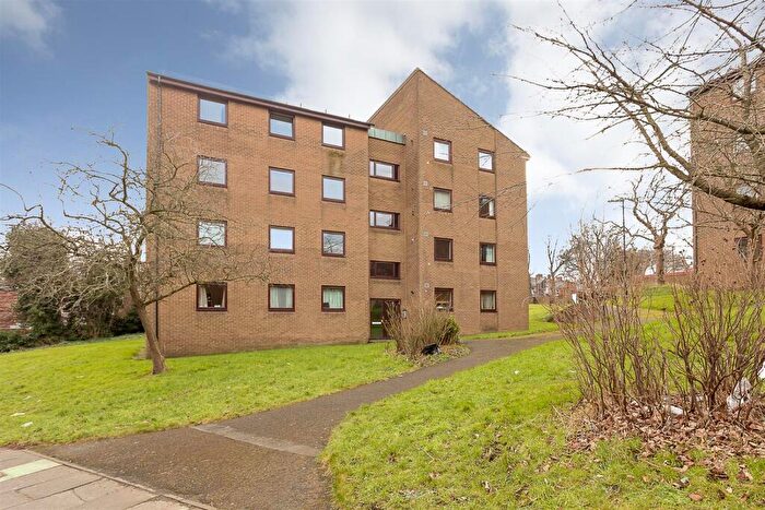 2 Bedroom Flat To Rent In Oakwood, Greystoke Gardens, Newcastle Upon Tyne, NE2