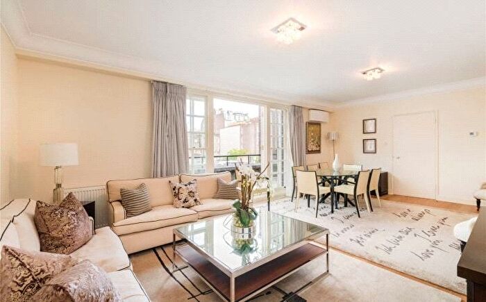 2 Bedroom Flat To Rent In Park Mount Lodge, - Reeves Mews, Mayfair, London, W1K