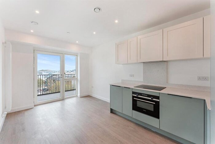 Apartment To Rent In Western Gateway, London, E16