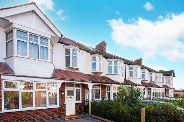 4 Bedroom Terraced House For Sale In Elm Close, Raynes Park, London, SW20
