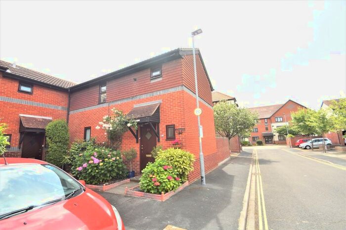 3 Bedroom Semi-Detached House To Rent In Armory Lane, Portsmouth, PO1