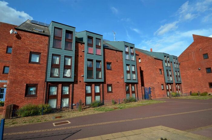 1 Bedroom Flat To Rent In Wycliffe End, Aylesbury, HP19