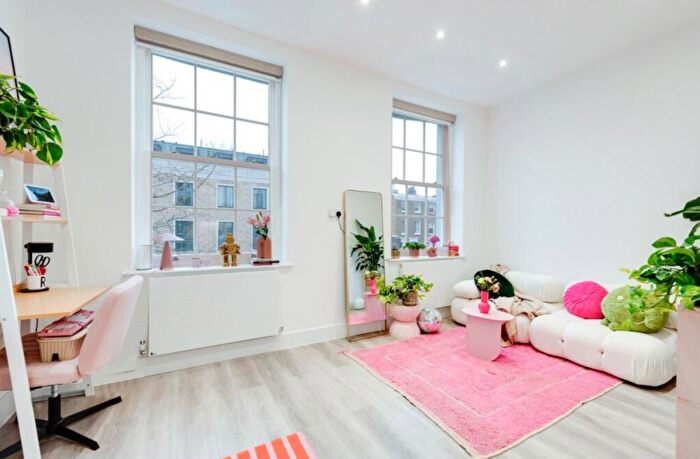 1 Bedroom Flat To Rent In Blenheim Terrace, St John's Wood, London, NW8