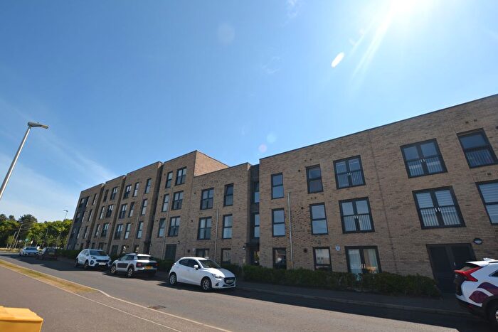 2 Bedroom Flat To Rent In Goldcrest Place, Edinburgh, EH4