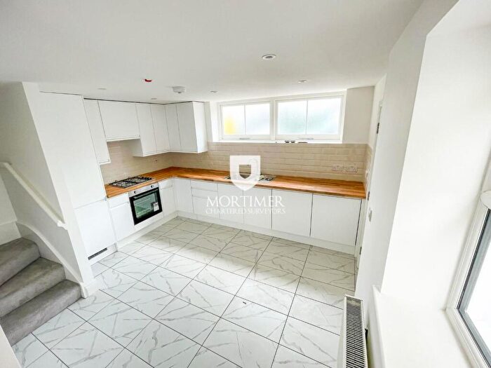 3 Bedroom Terraced House To Rent In Maple Road, Surbiton, KT6
